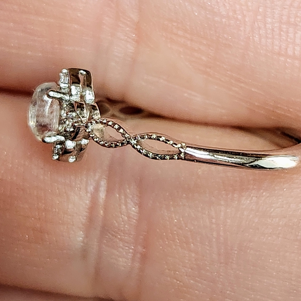 Beautiful 925 Sterling Silver Clear Quartz Adjustable Crystal Ring - Picture 5 of 8
